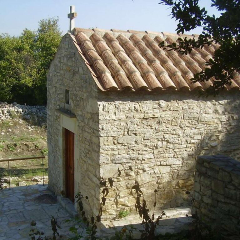 asomatoi-villa-vardis-vafes-chania-crete-greece-heated-pool